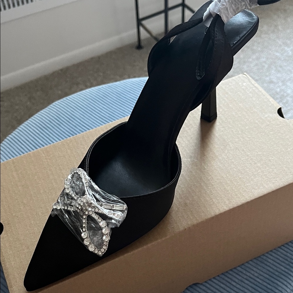 COUTGO Elegant Black Women's Heels with Crystal Embellishment